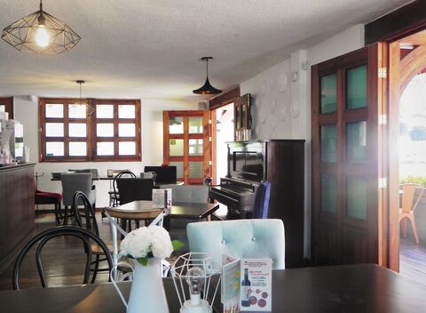 Vintage Coffee & Bar image 6