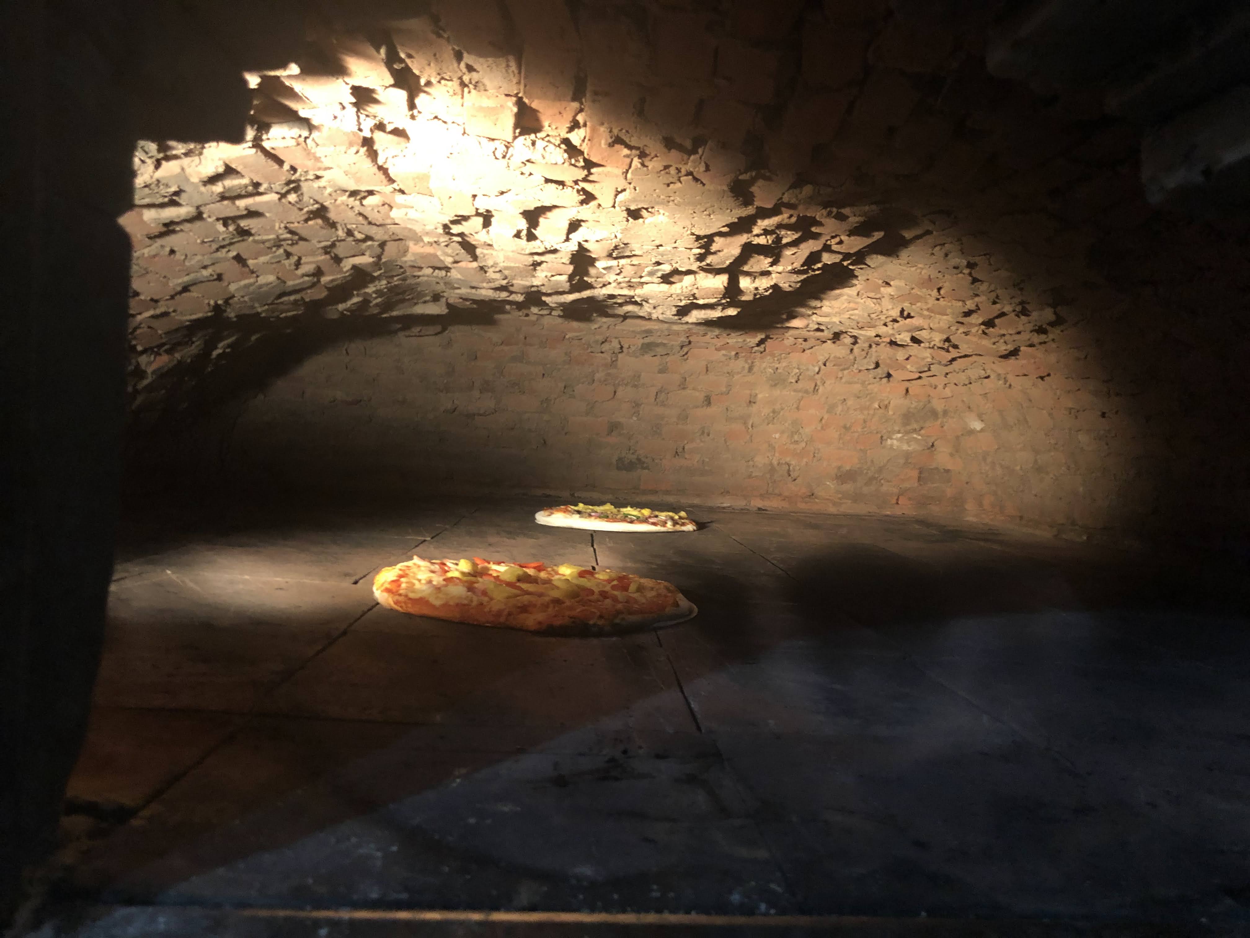 Fantasticci Pizza House image 3