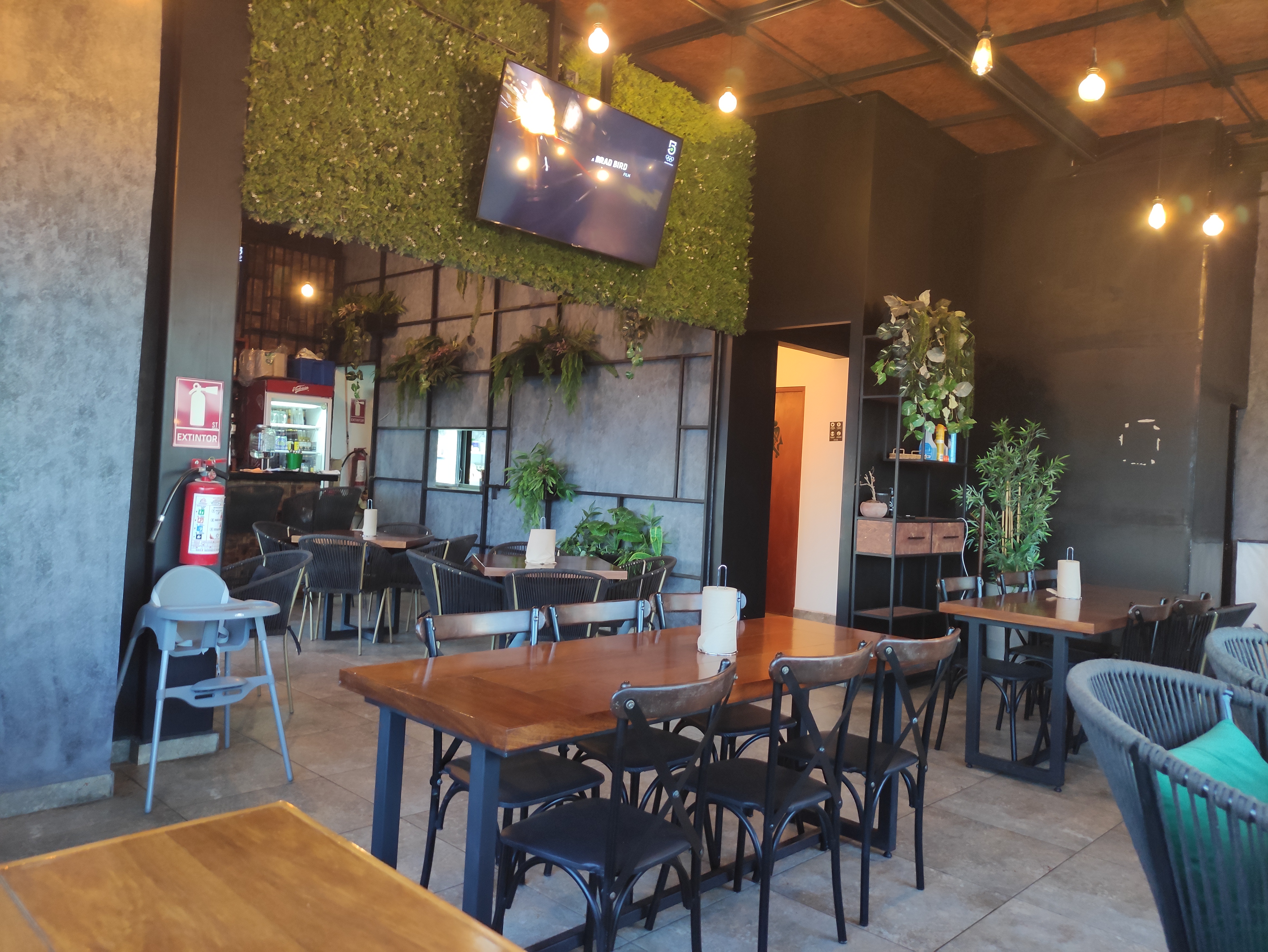 FOSTER AND SEAFOOD image 4