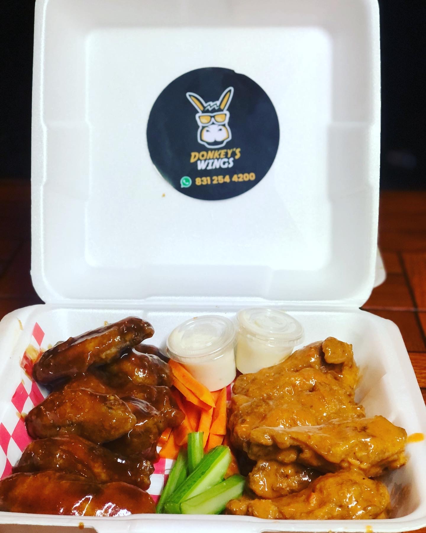 Donkey wings & Boneless image 4