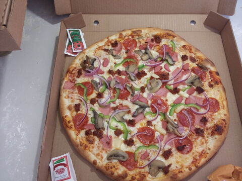 Frankys Pizza image 4