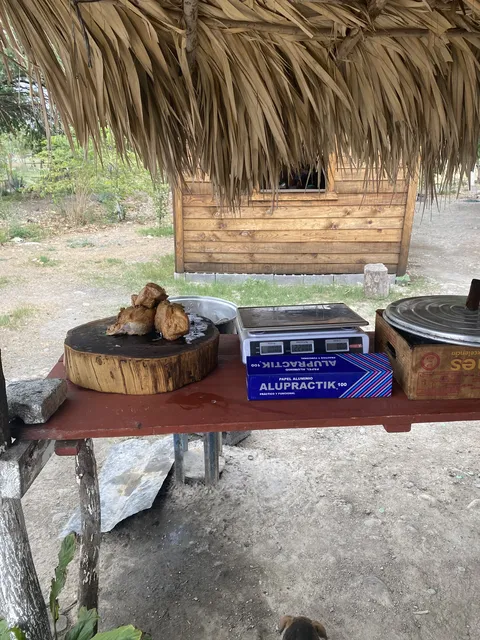 Carnitas la curva image 2