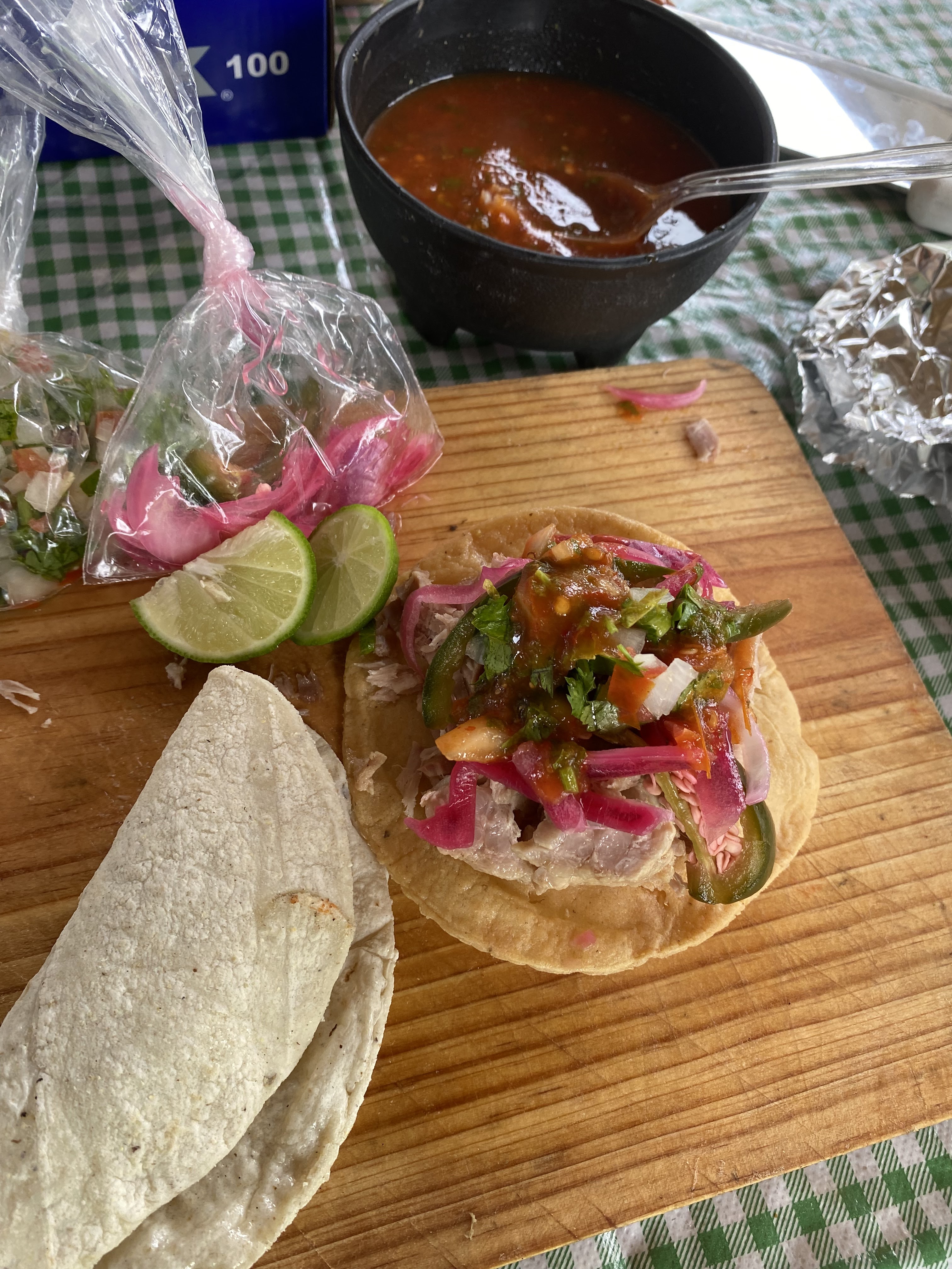 Carnitas la curva image 3