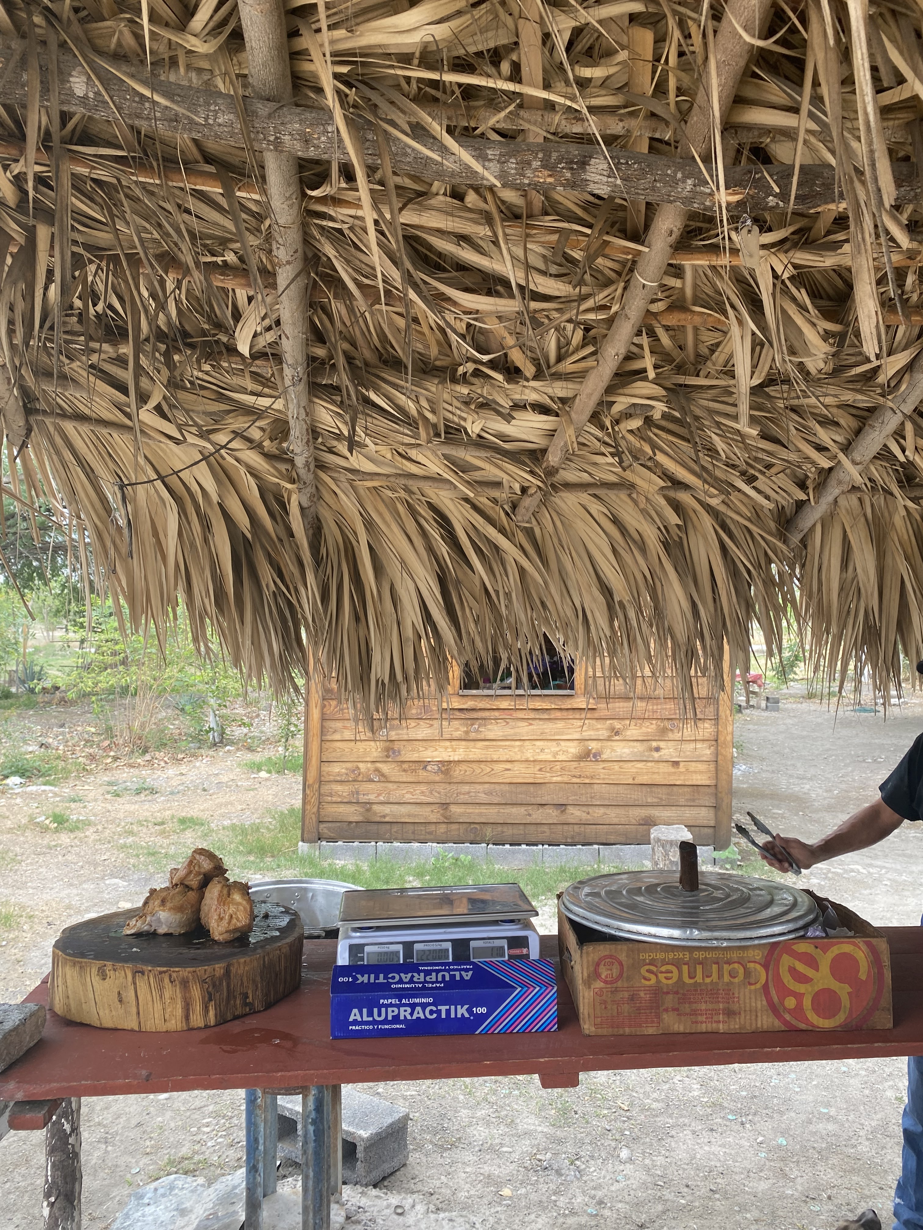Carnitas la curva image 4