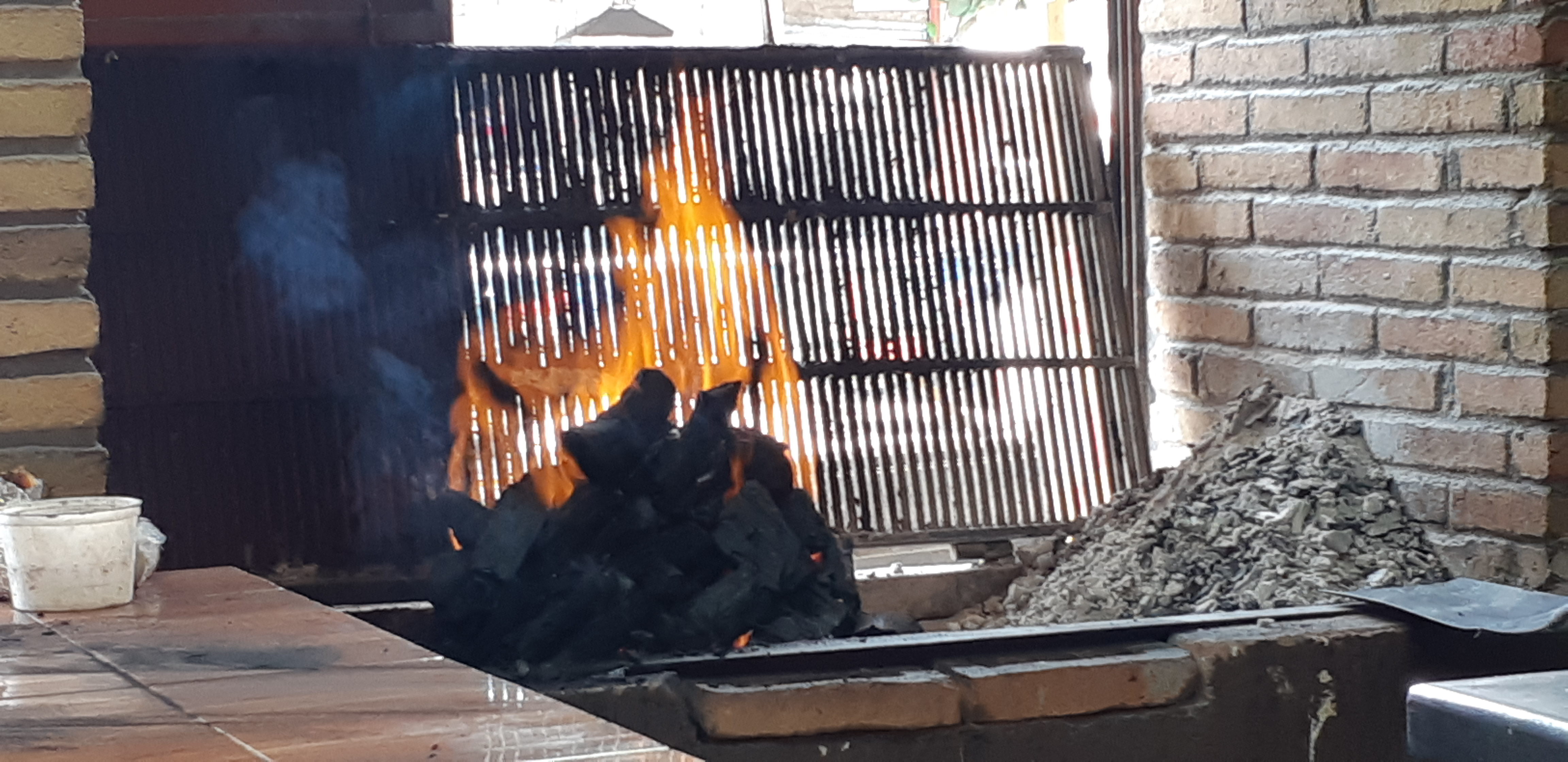 Viejo Lake "Burger & Grill" image 2