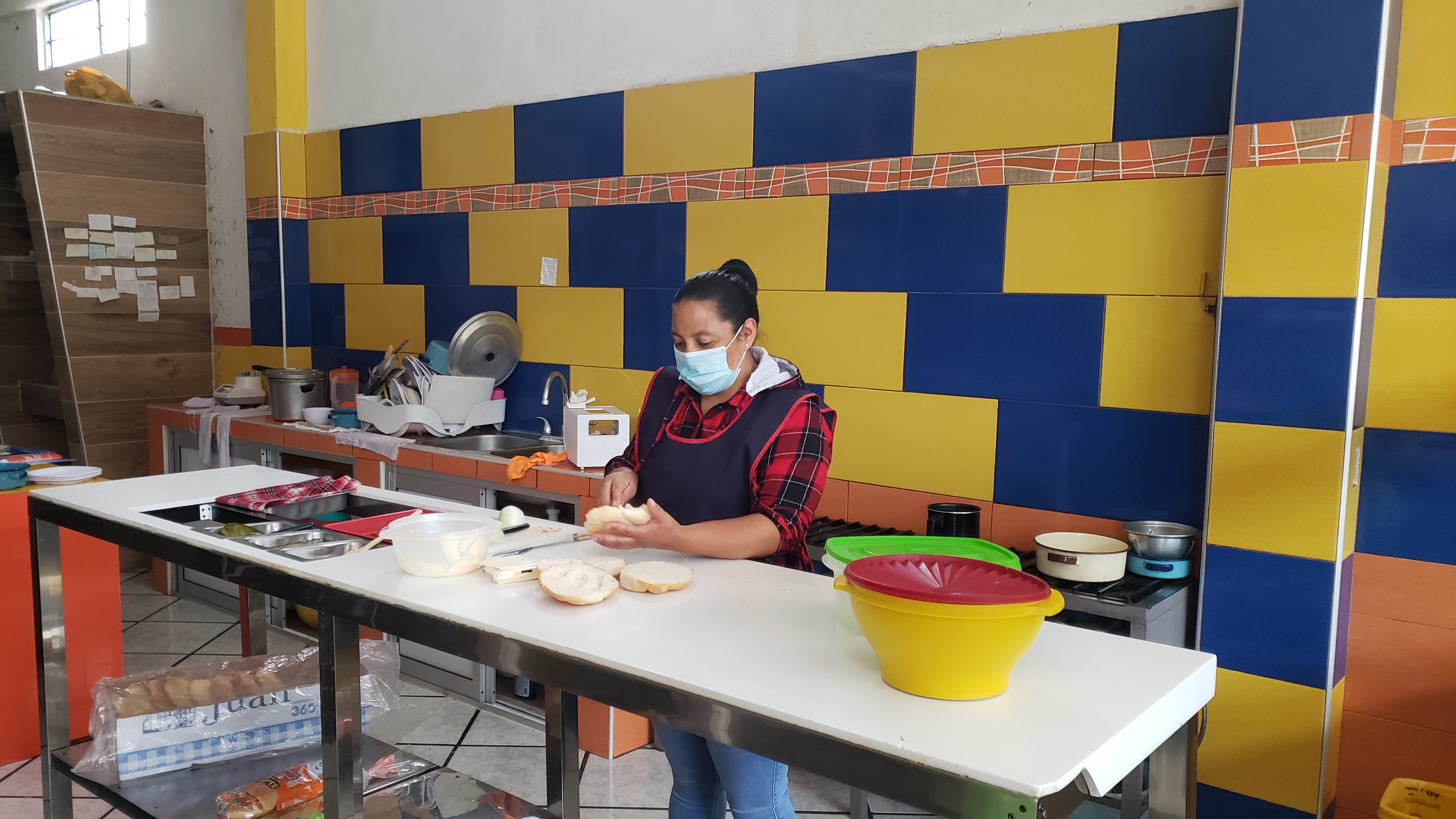 Torteria "La Fuente Inn" image 1