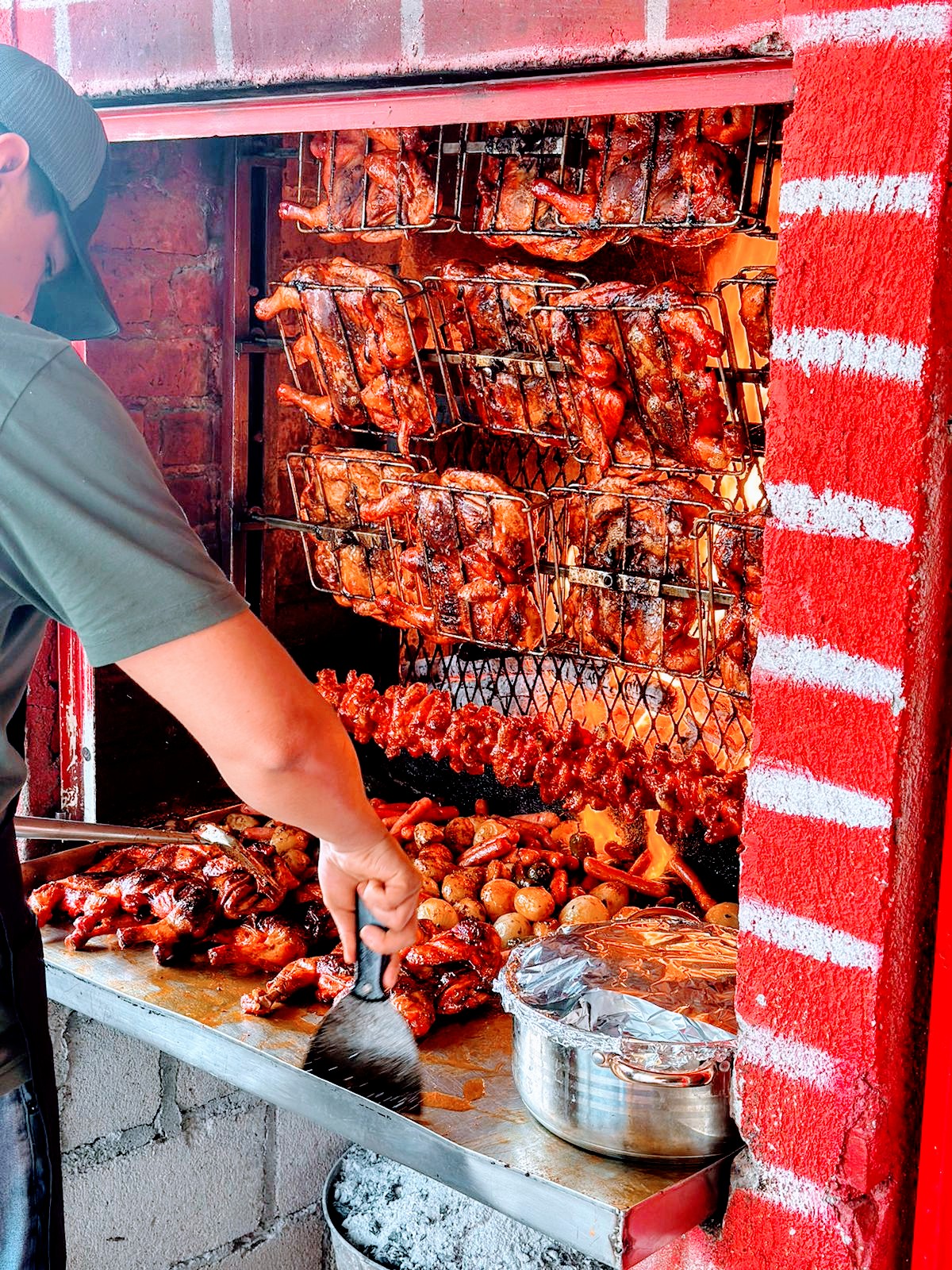 Pollos asados a la leña el Chino image 2