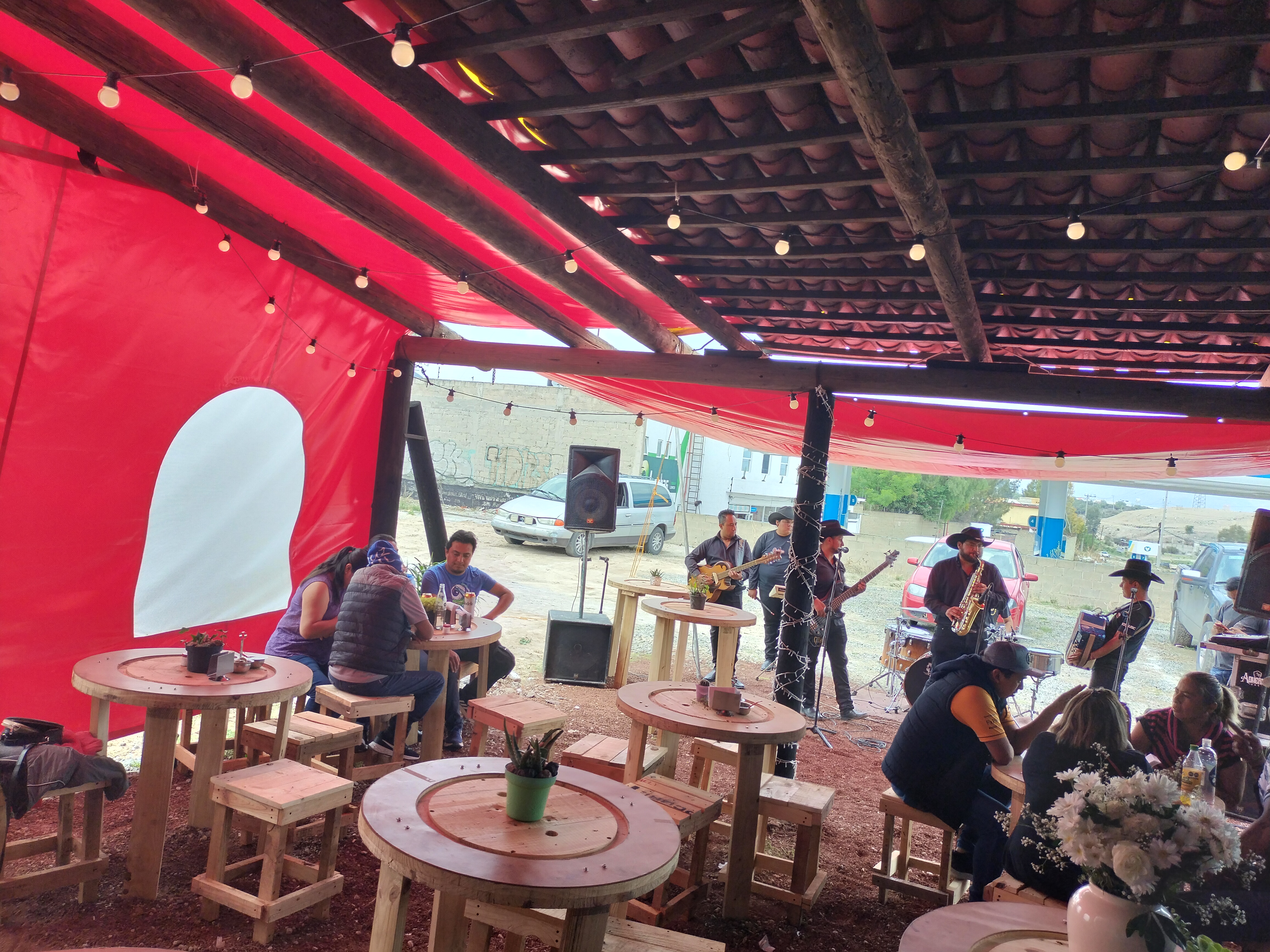 Asadero y carnitas " HERMANOS RESENDIS" image 4