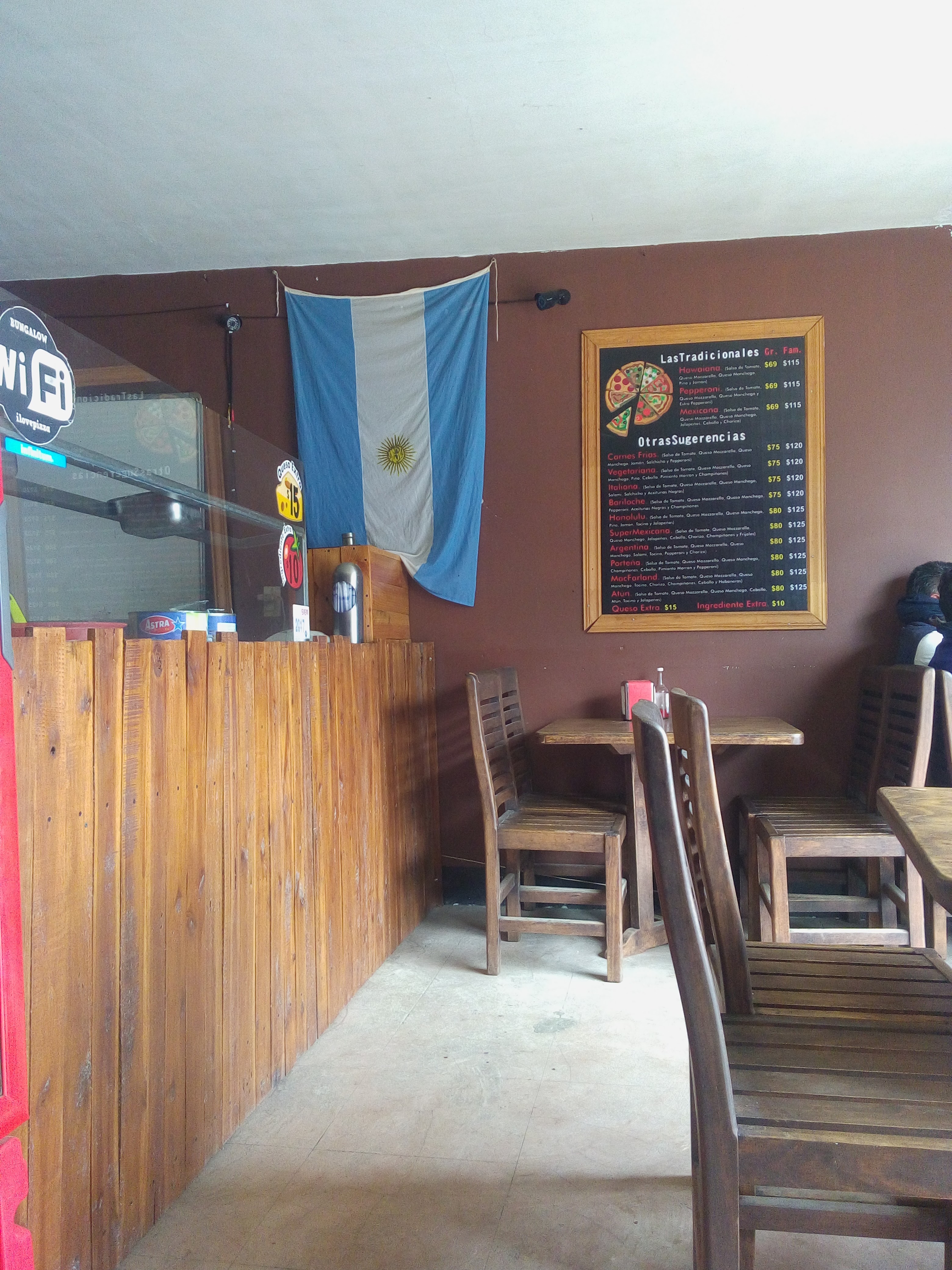 Bungalow Pizzeria image 6