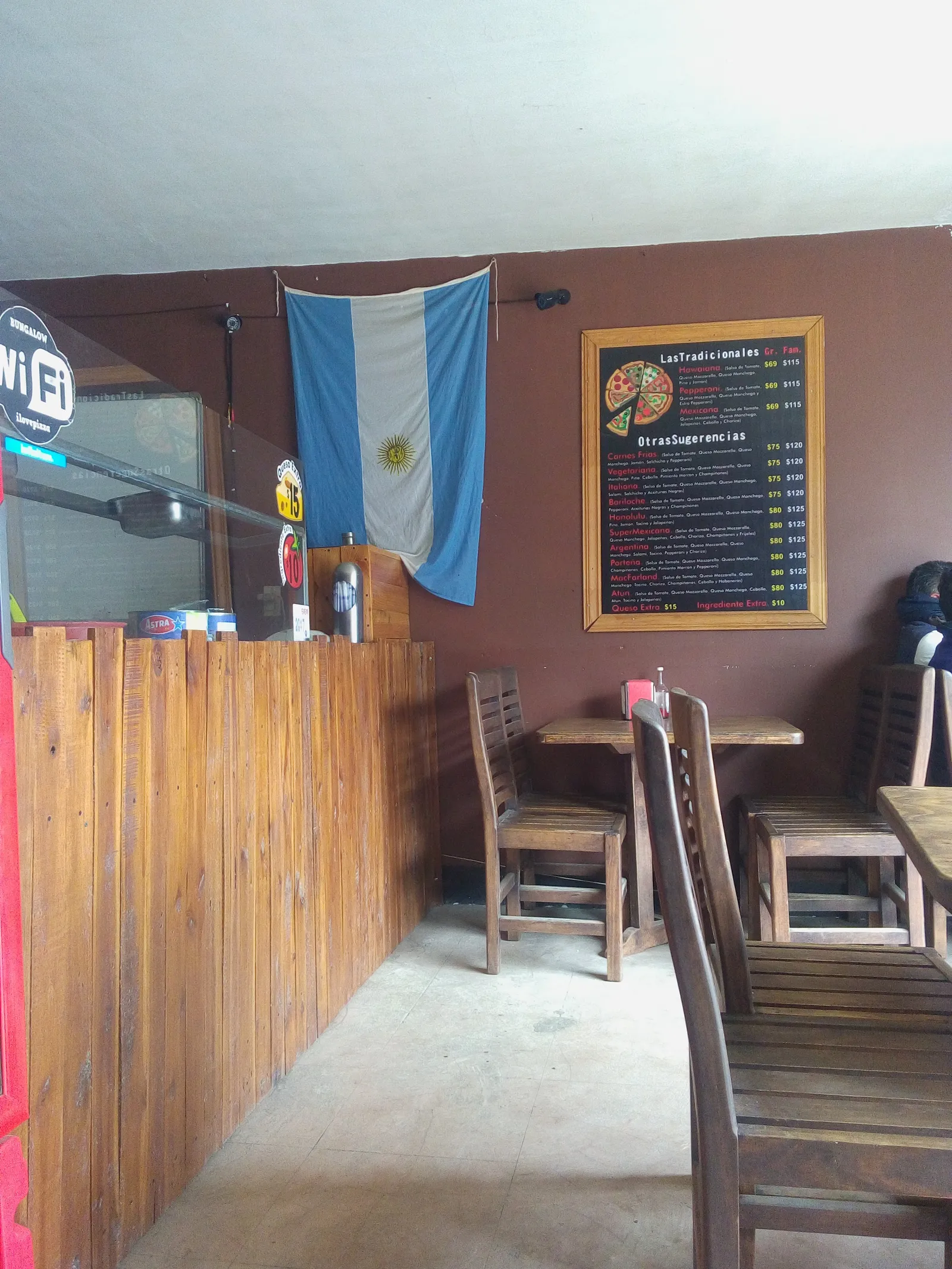 Bungalow Pizzeria image 6