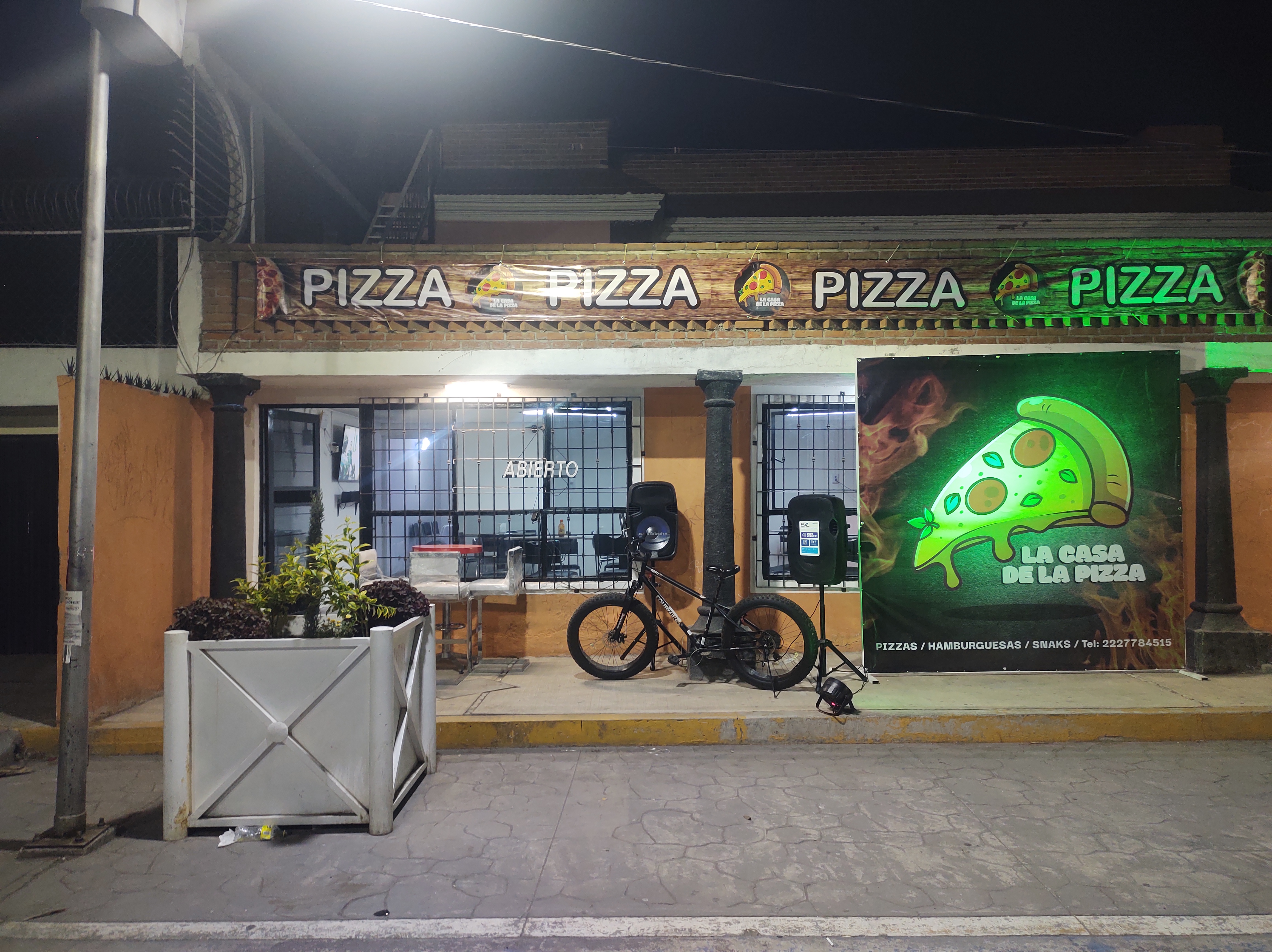 LA CASA DE LA PIZZA image 1