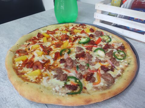 LA CASA DE LA PIZZA image 6