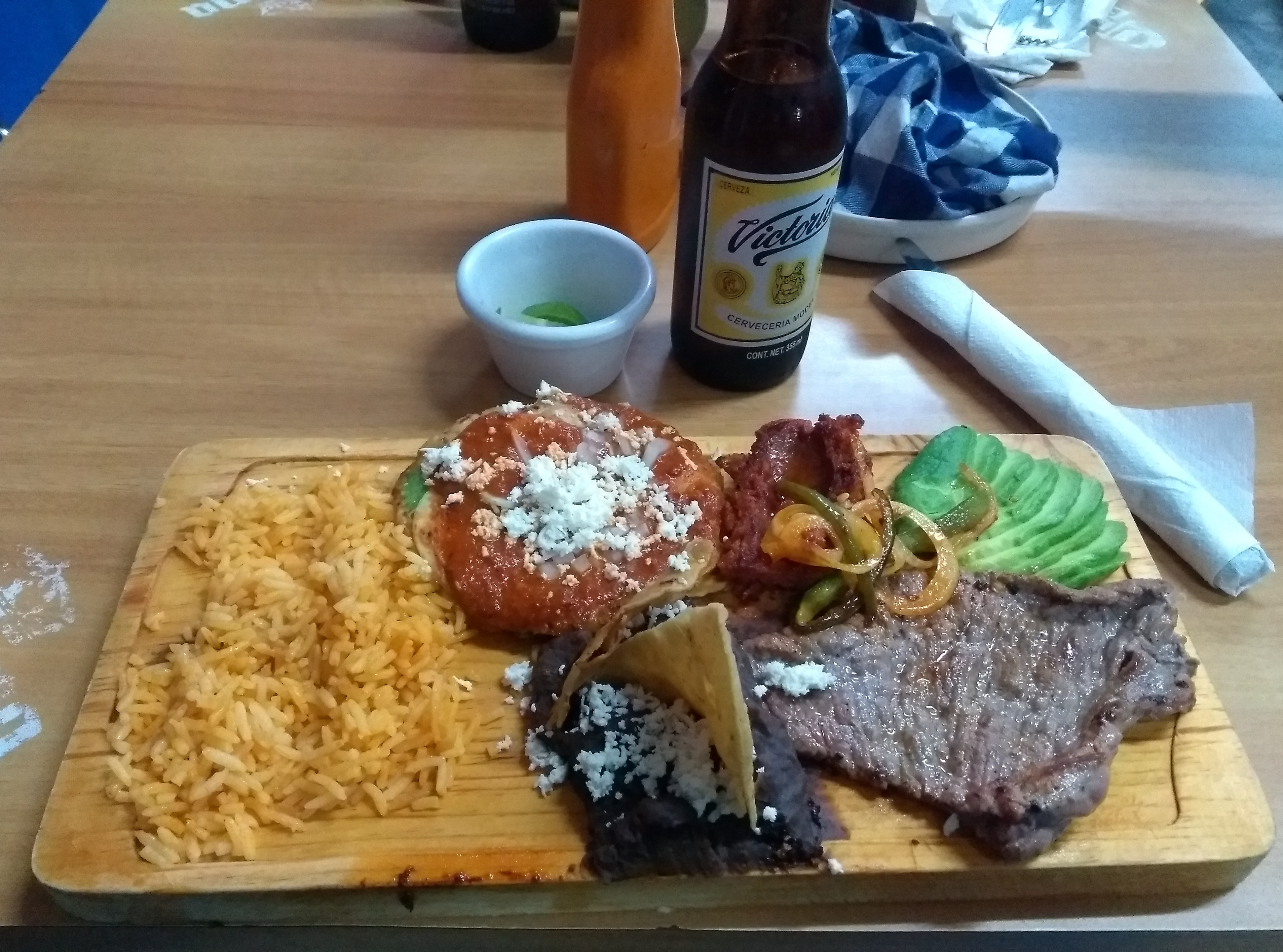 La Gula Antojitos image 8