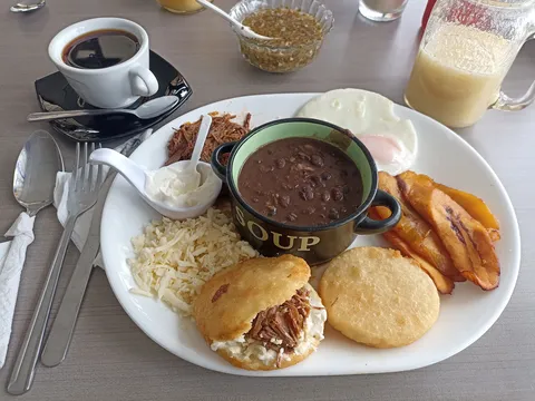 JARS Café - Restaurante image 8