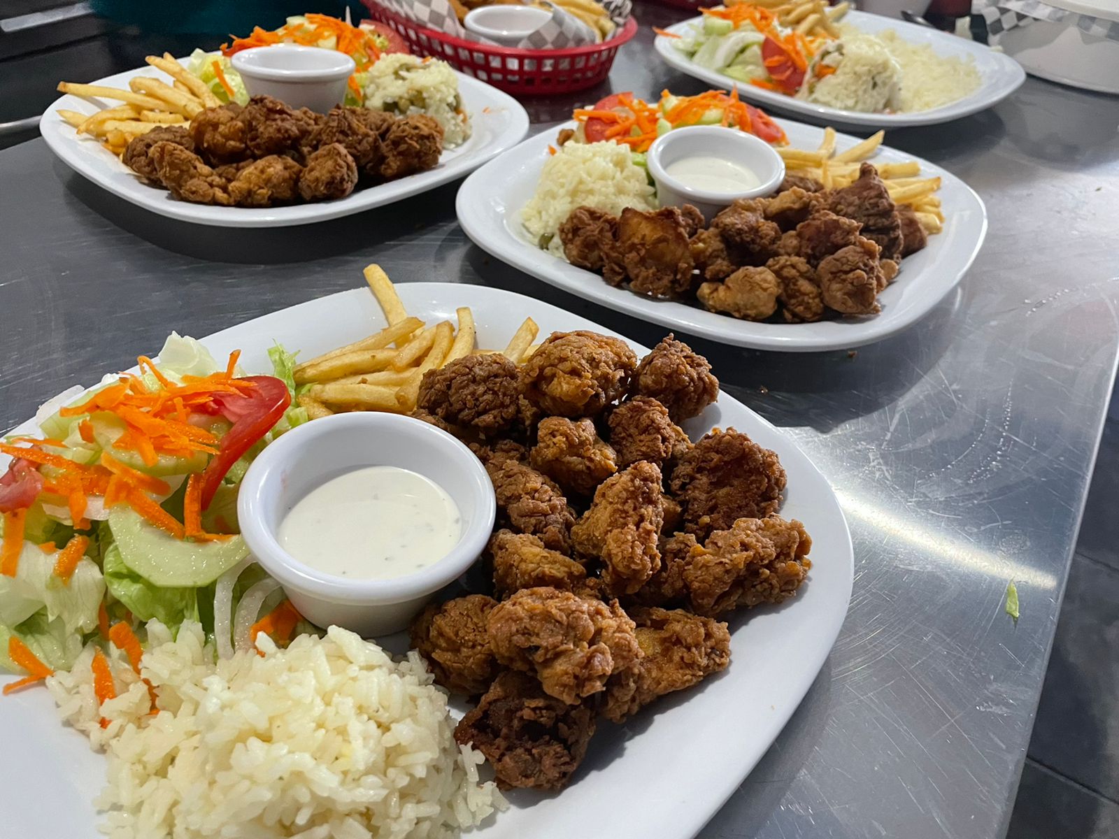 Mariscos la carreta image 4