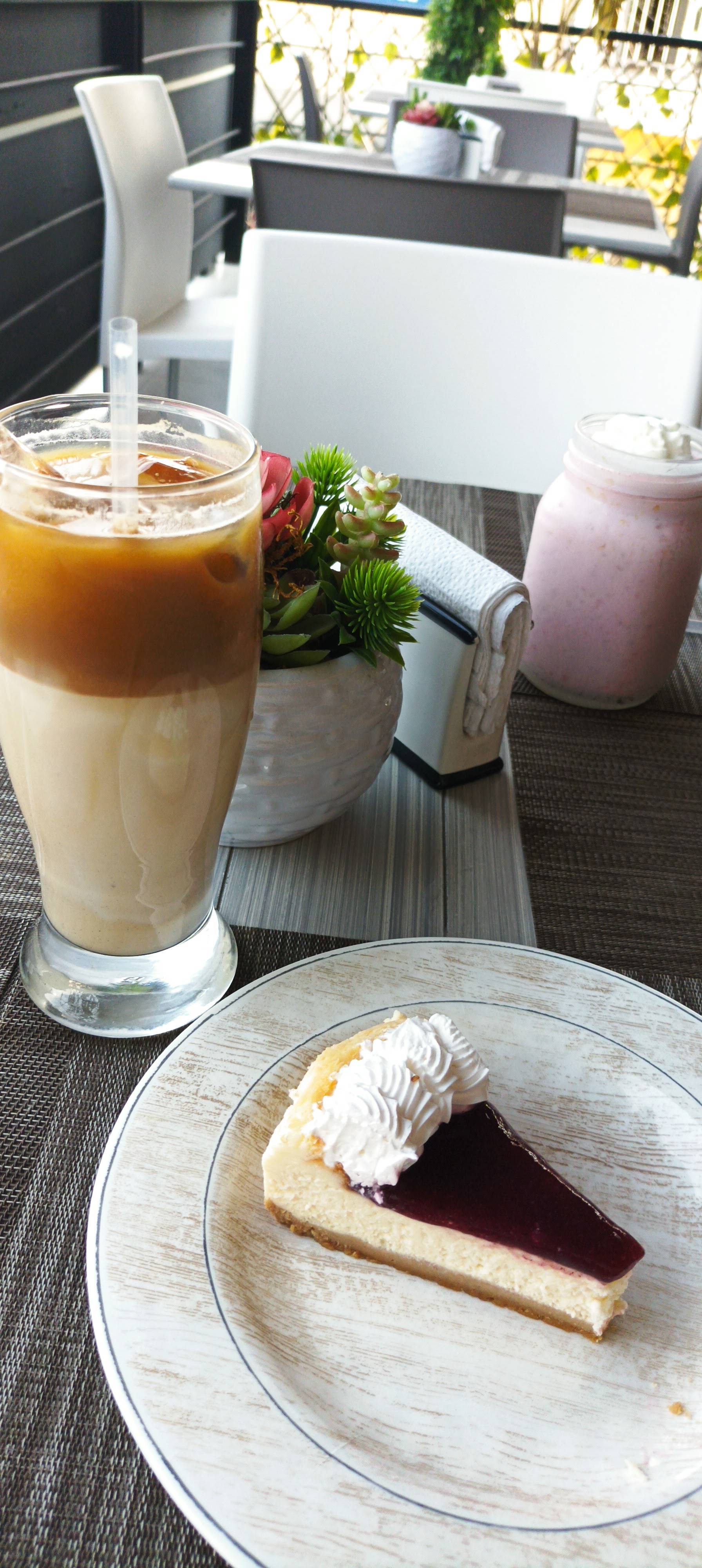 Velvet Café image 7