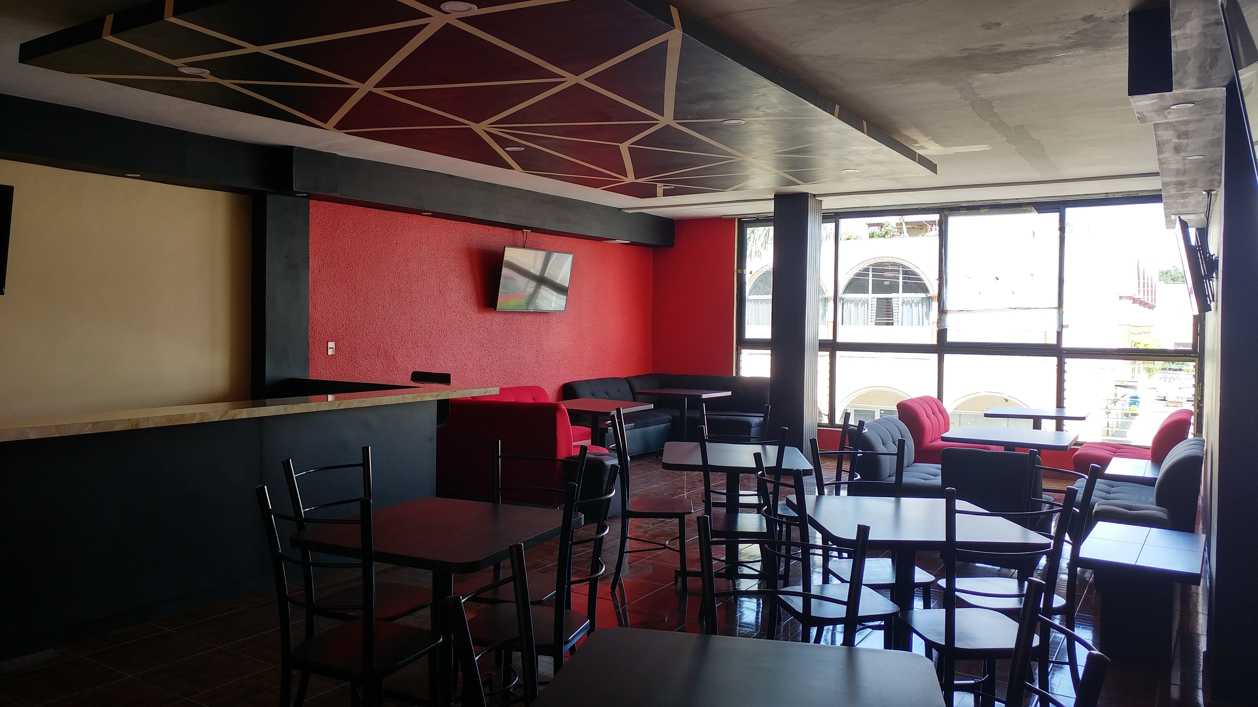 Omaha Lounge image 1