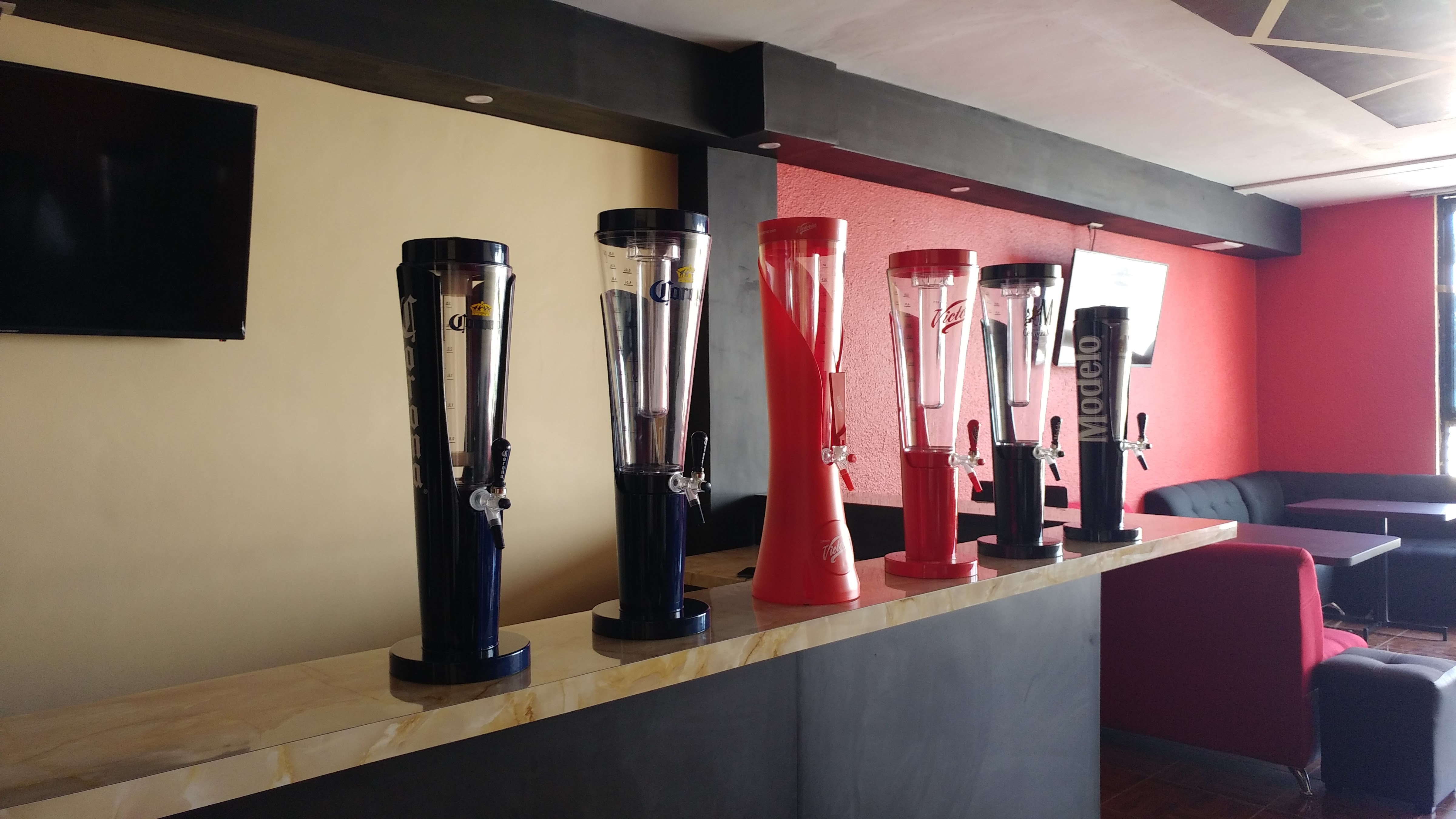 Omaha Lounge image 8