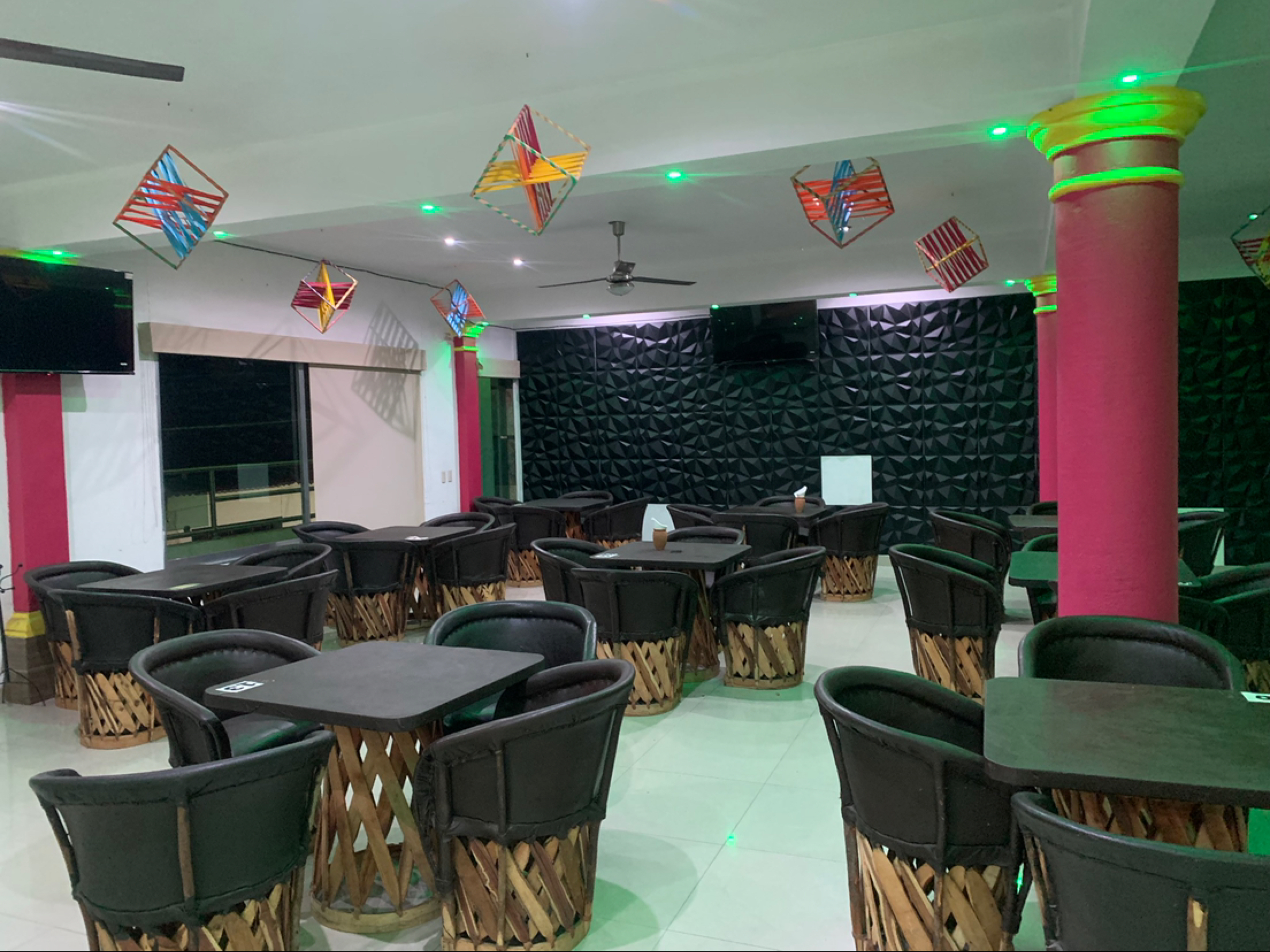 MAMALITAS RESTAURANT BAR Y MARISCOS image 1