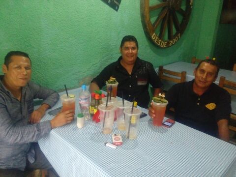 Mariscos y micheladas el pitas image 7