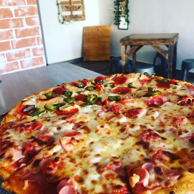 Pizza Danés + Bistro image 2