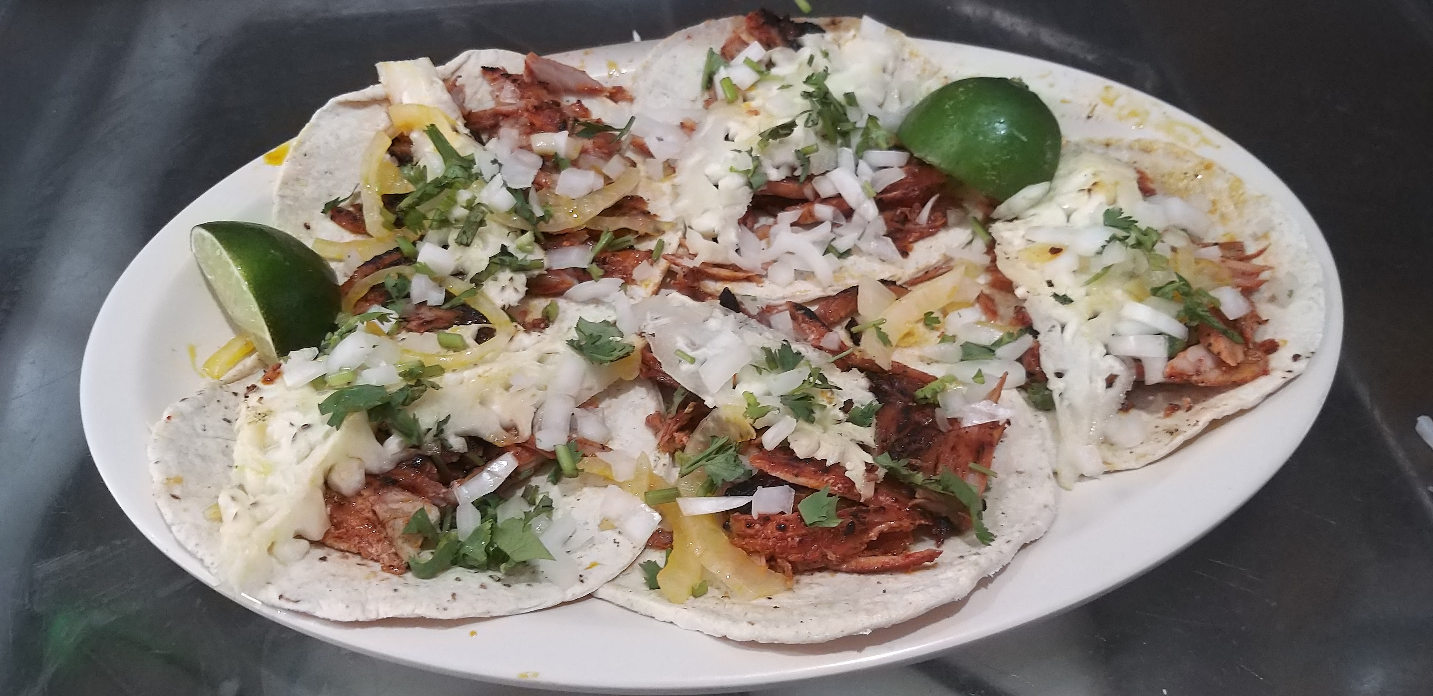 TAQUERIA LOS PORTALES image 2