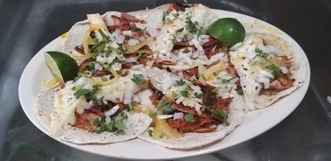 TAQUERIA LOS PORTALES image 2