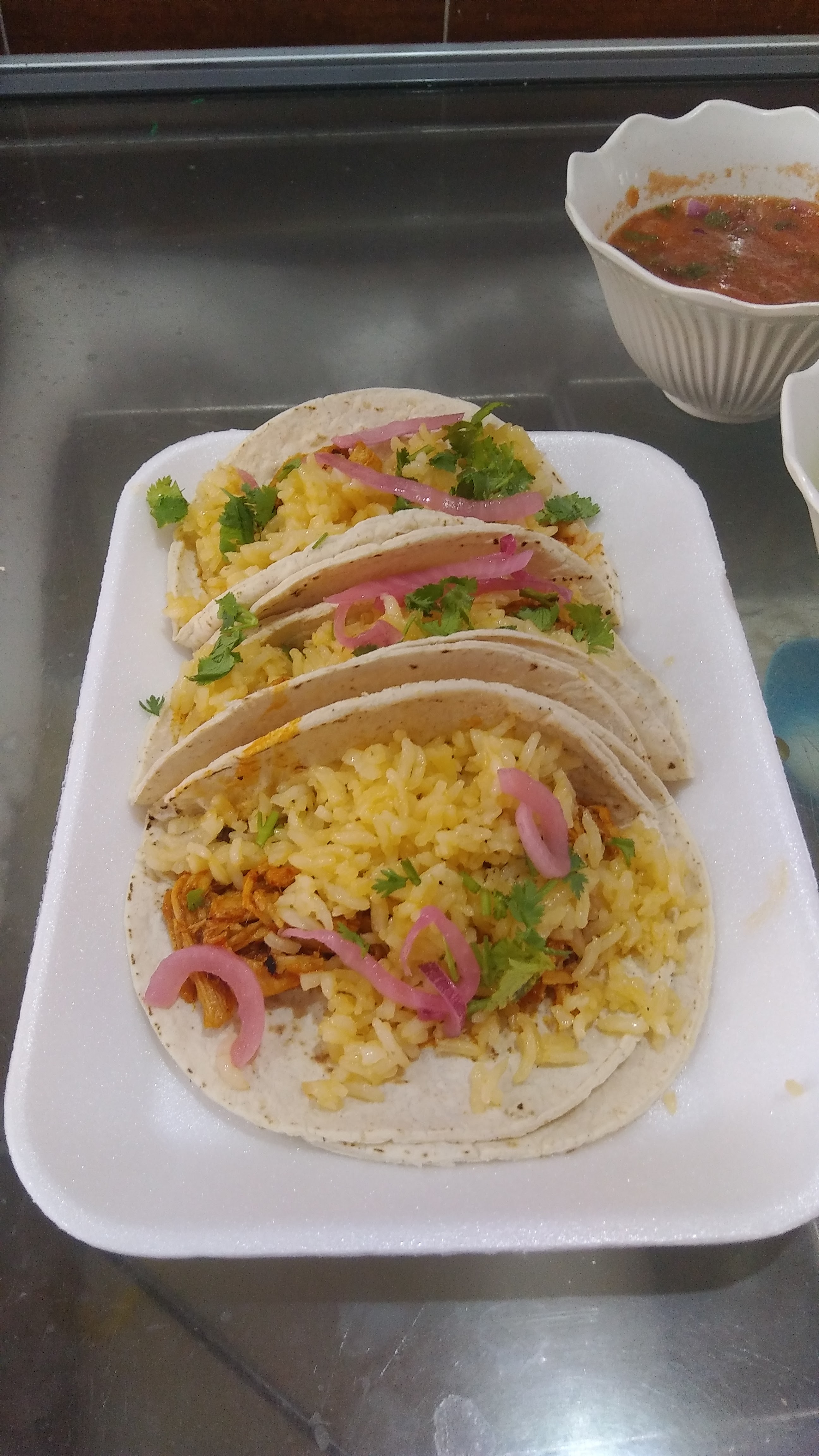 TAQUERIA LOS PORTALES image 3