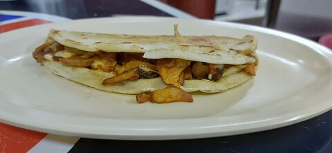 Taquería la parrilla image 1