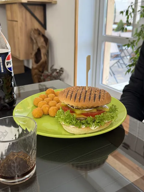 StarBurger image 2