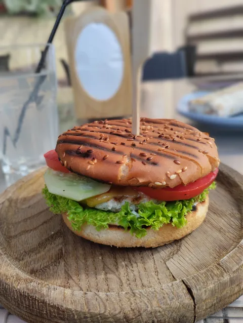 StarBurger image 3