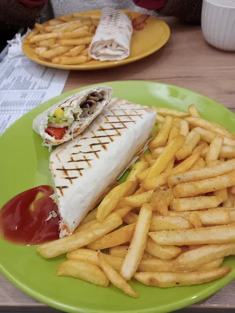 StarBurger image 4