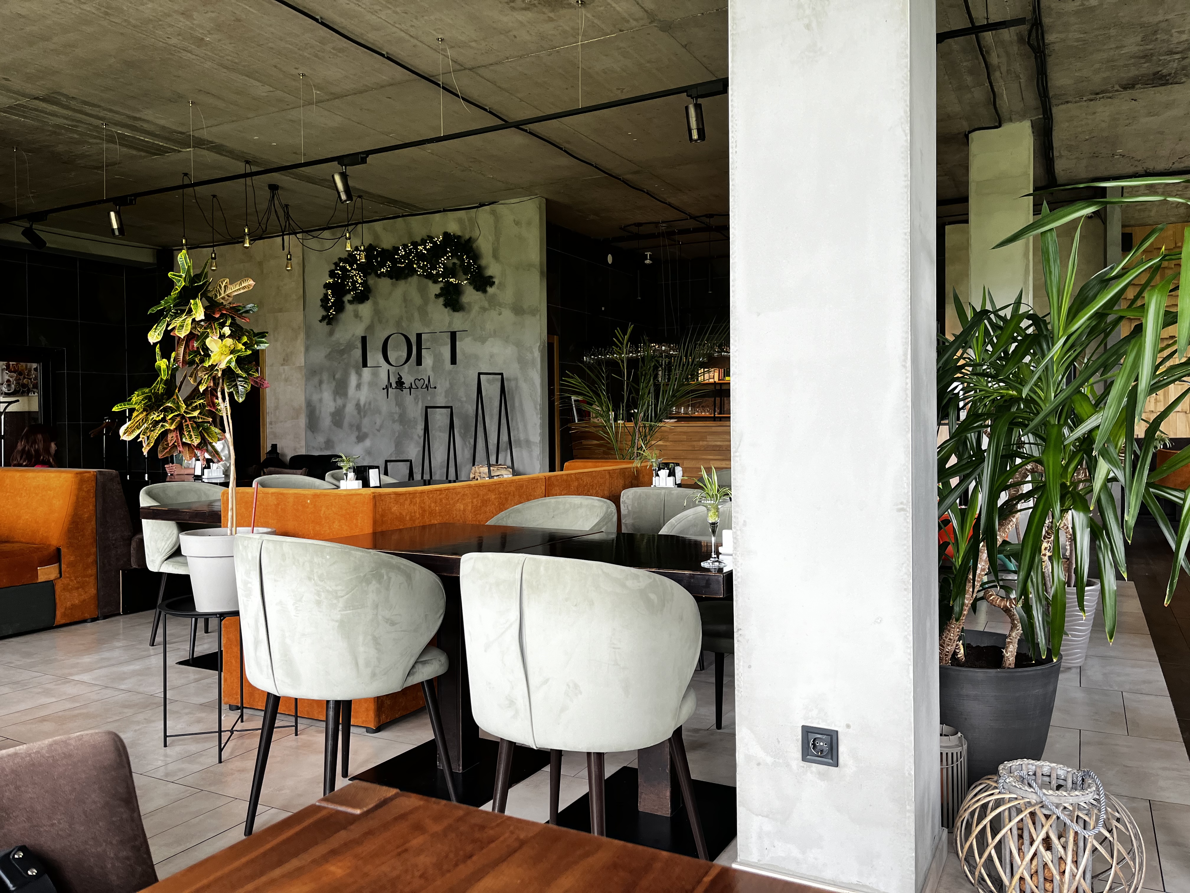 LOFT Slavsko | Лофт - панорамний ресторан image 3