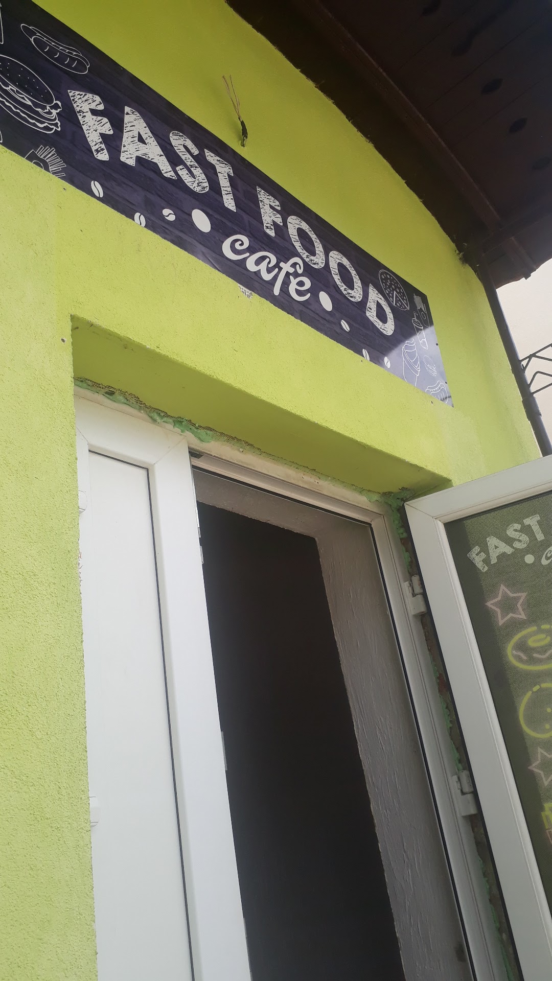 Fast food cafe image 3