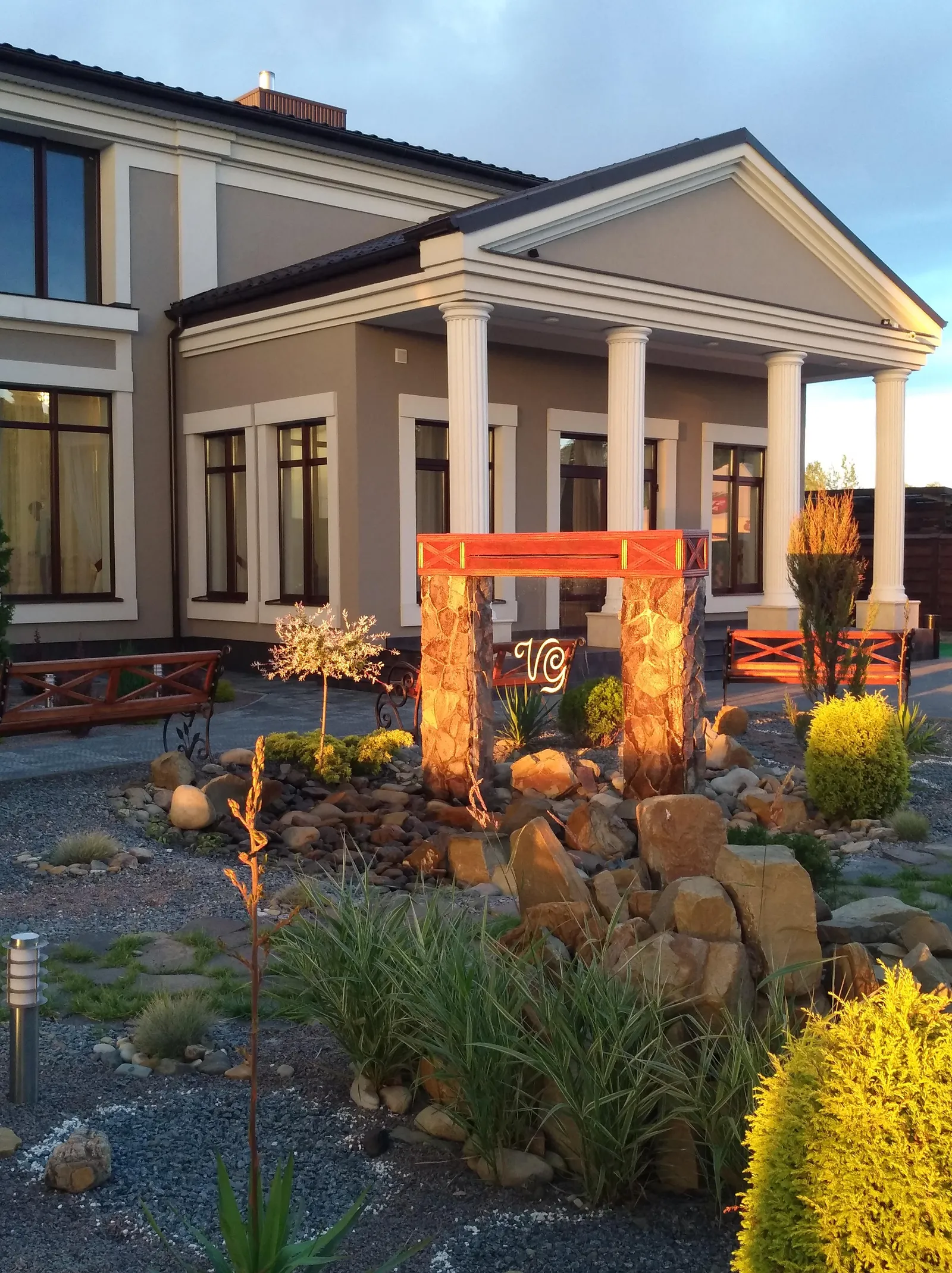 "Villa Grey" image 9