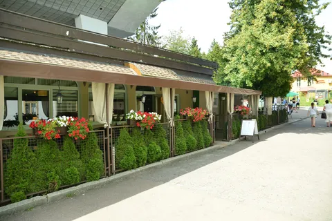 Taverna image 3