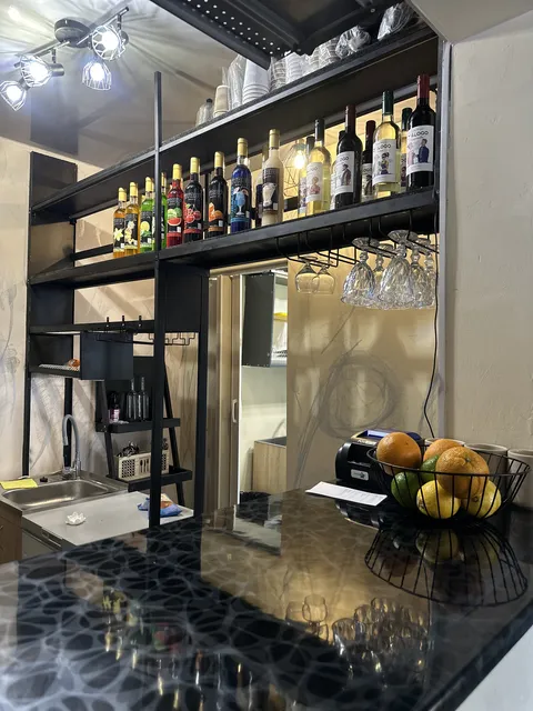 Rest. "KoMa" bar image 1