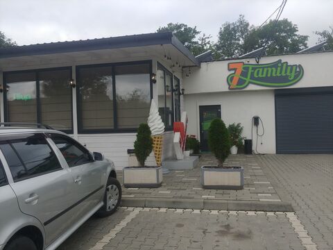 7 Family image 8