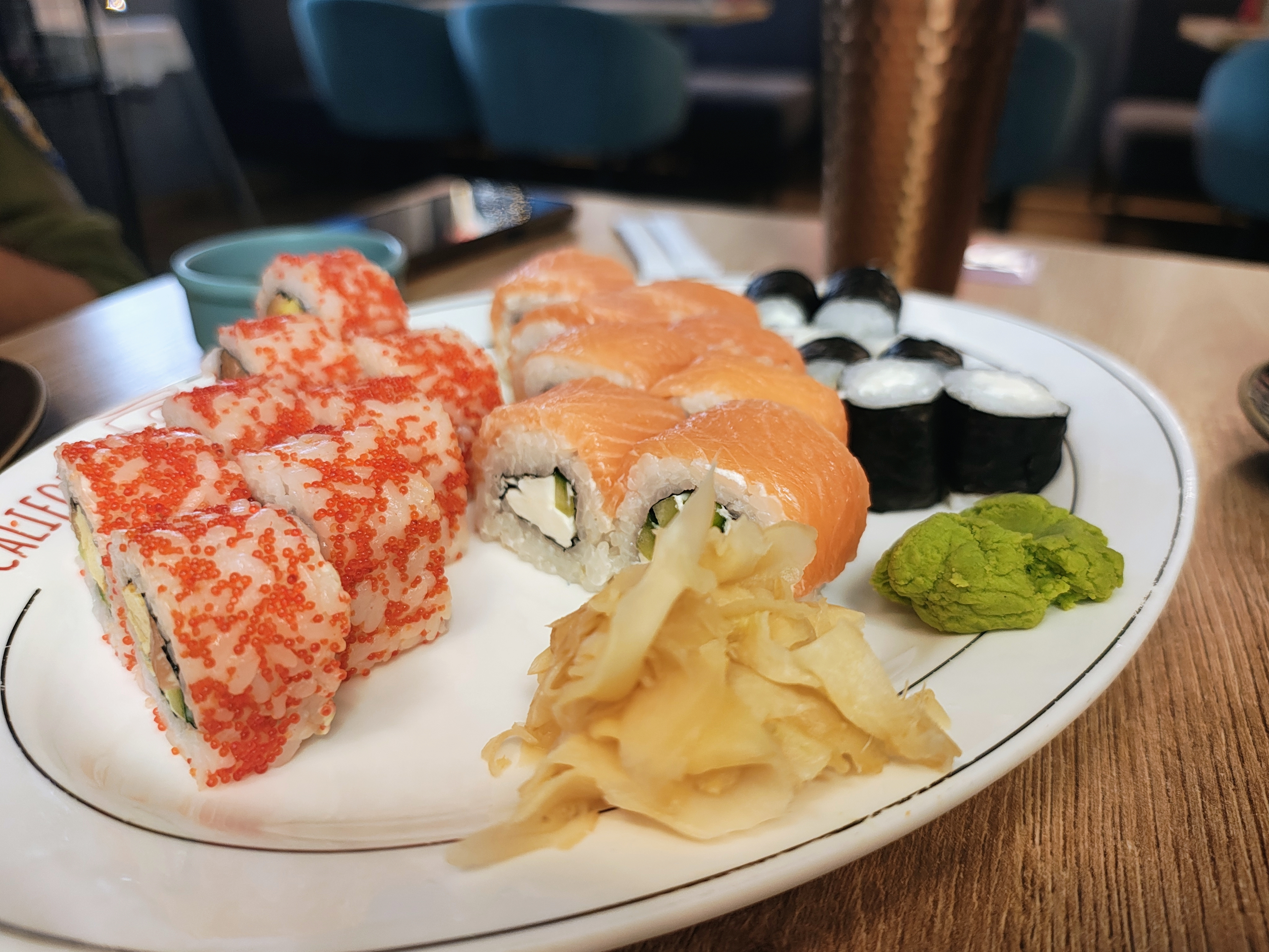 California-sushi-pizza image 6