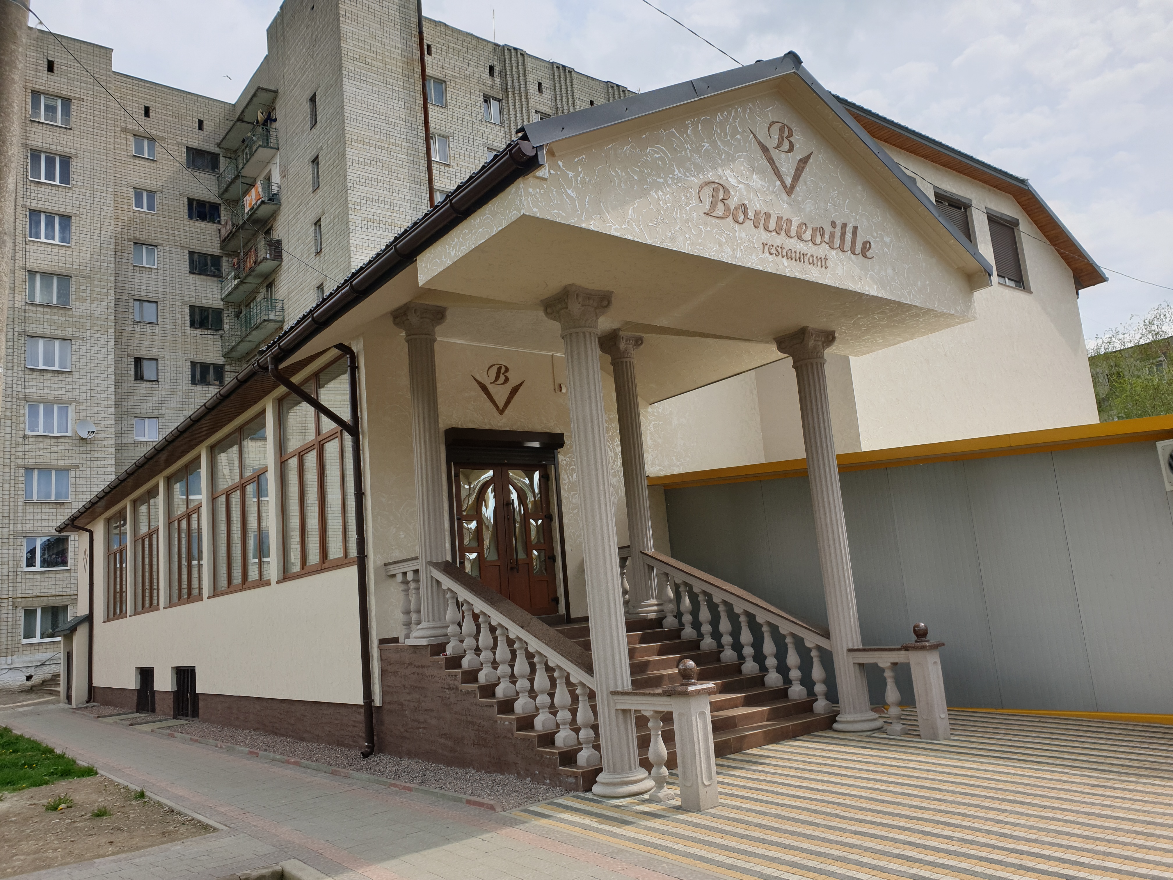 Restaurant_bonneville image 4