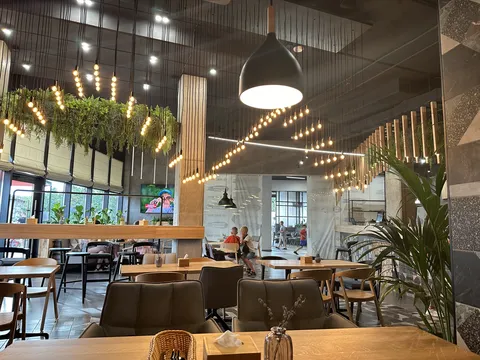 MAKO REST image 3
