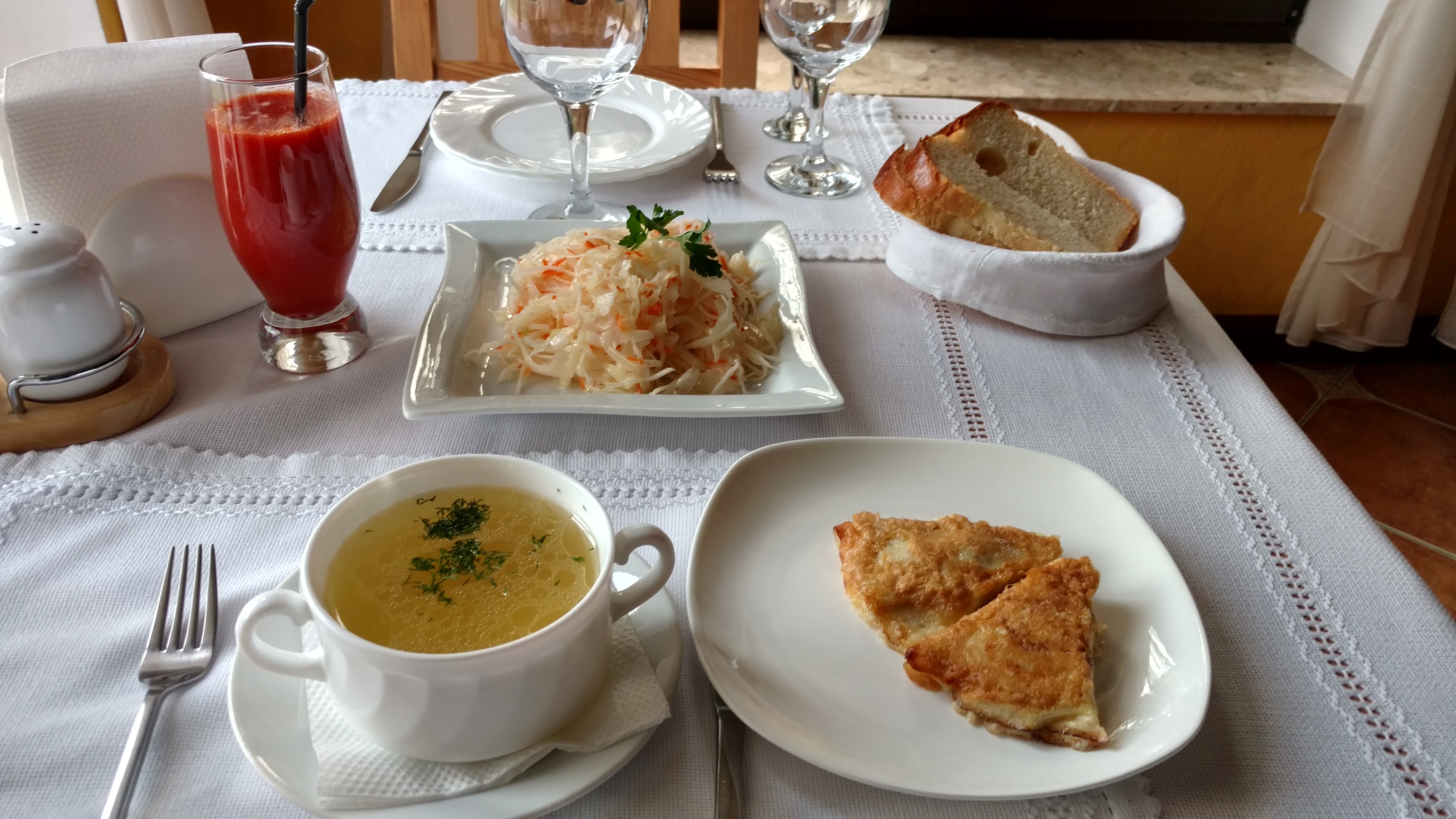 Restoran "Kohuty" Lʹvivsʹka Obl.ukrayina image 2