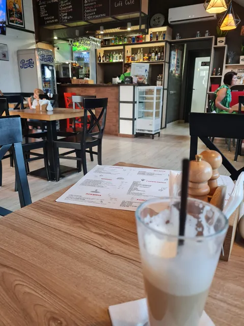 Loft cafe image 8