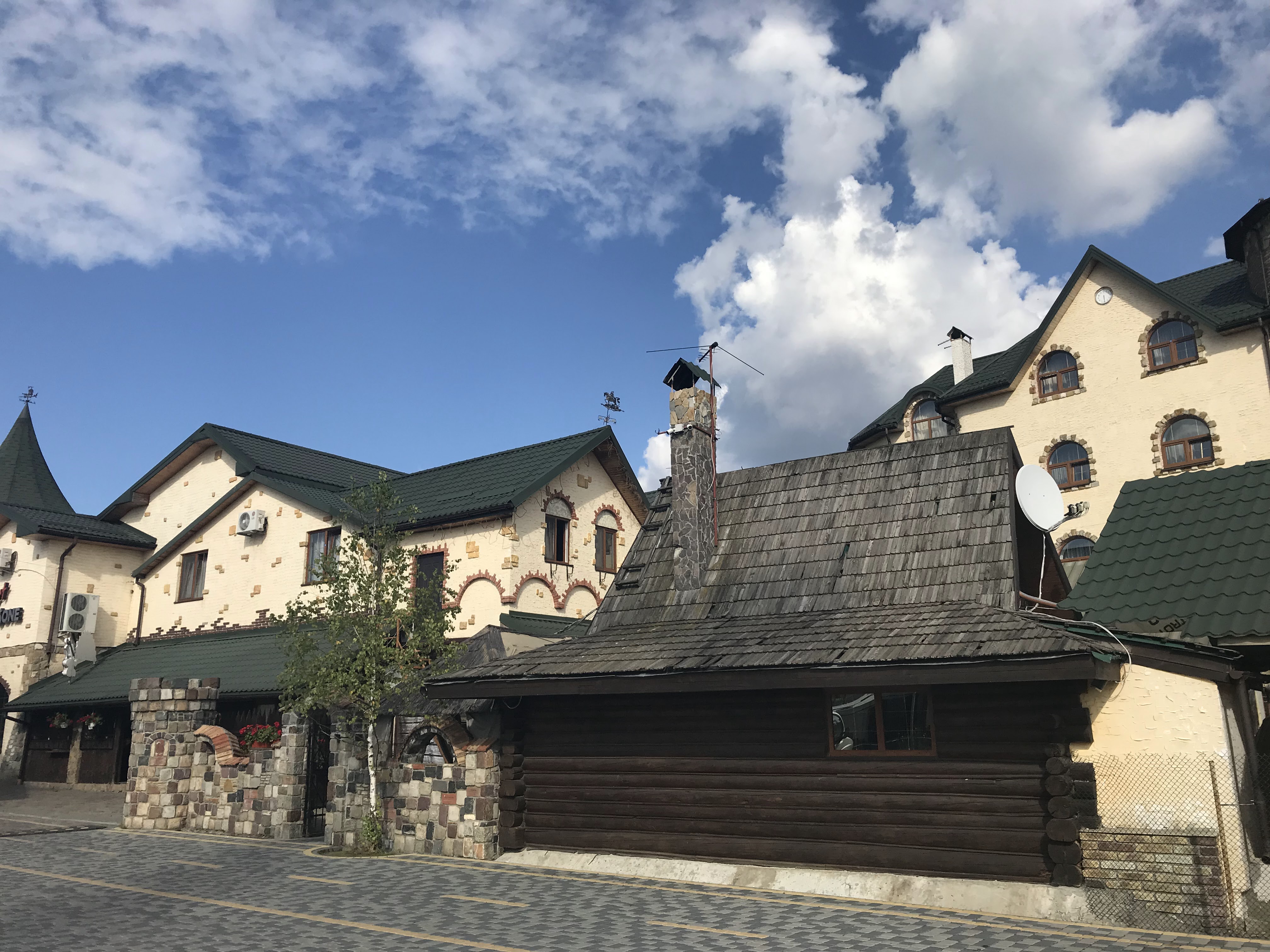 Knyazhyy Dvir image 4