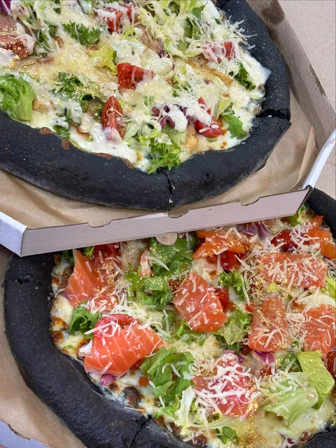 Golden pizza&sushi image 4