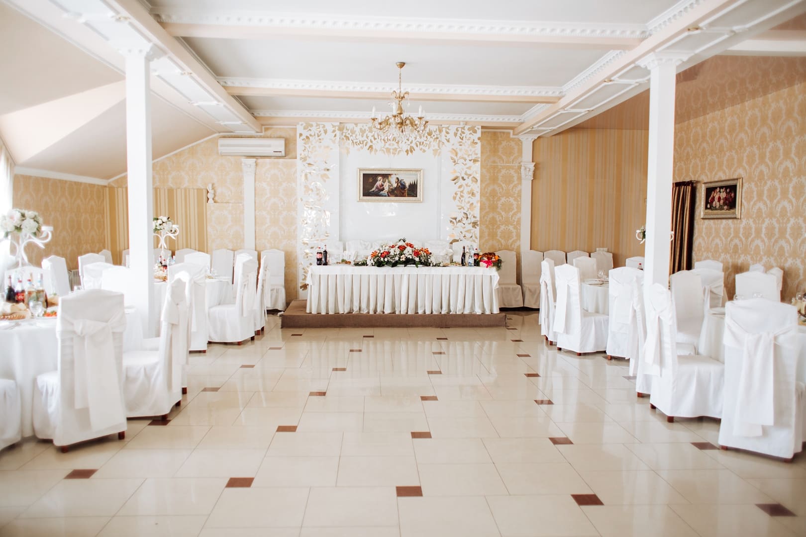 Mayetok, Benketnyy Zal, Restoran image 3