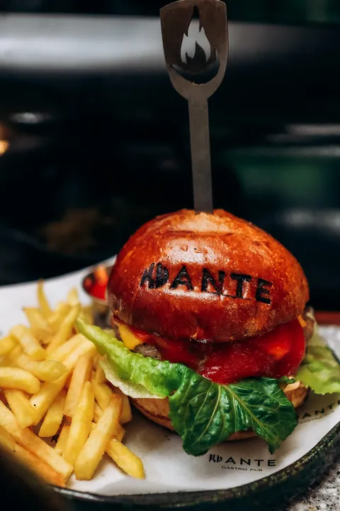 Dante Gastro Pub image 2