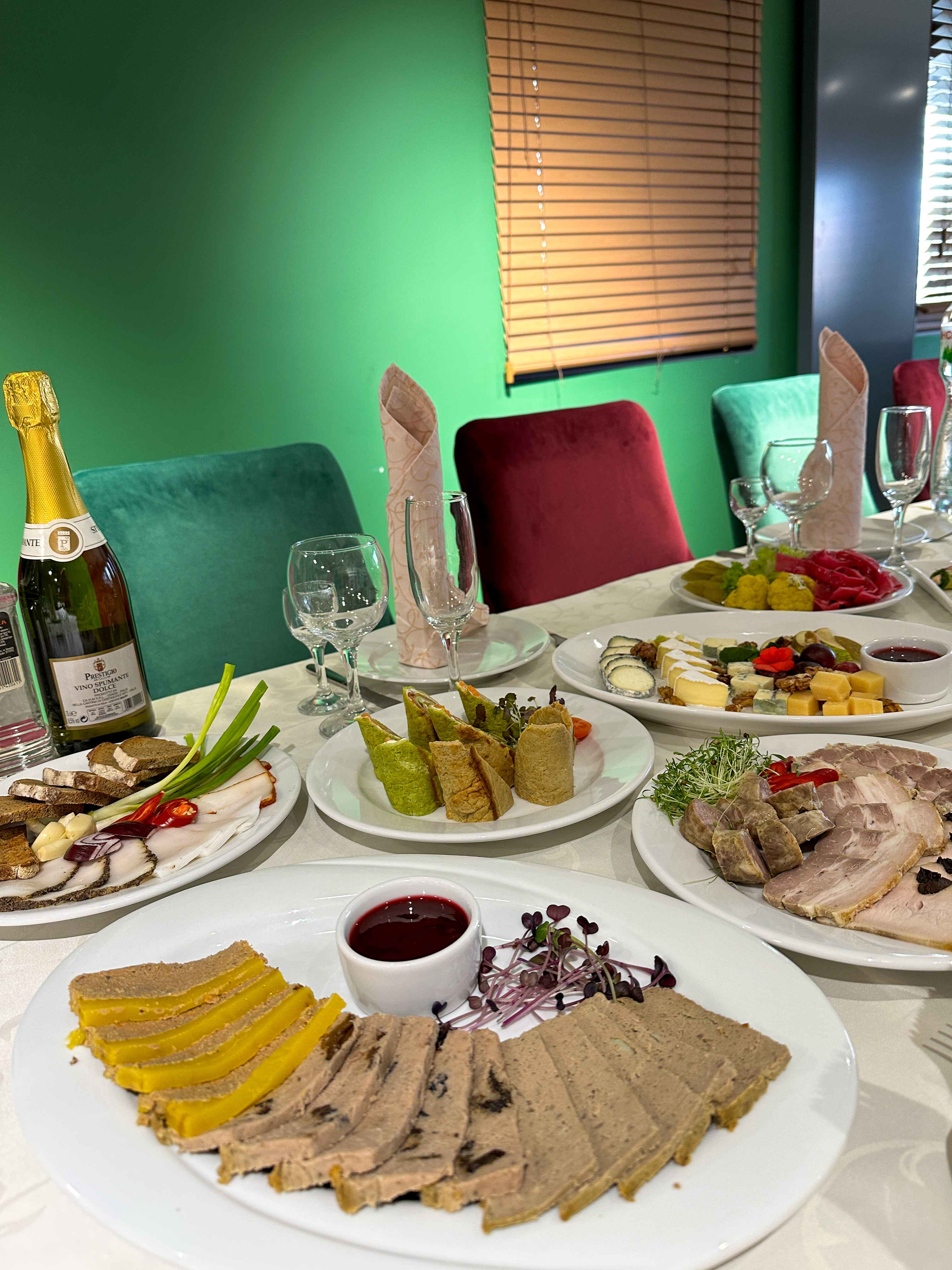 Ресторан української кухні «Гуцульський двір», Львів. image 2