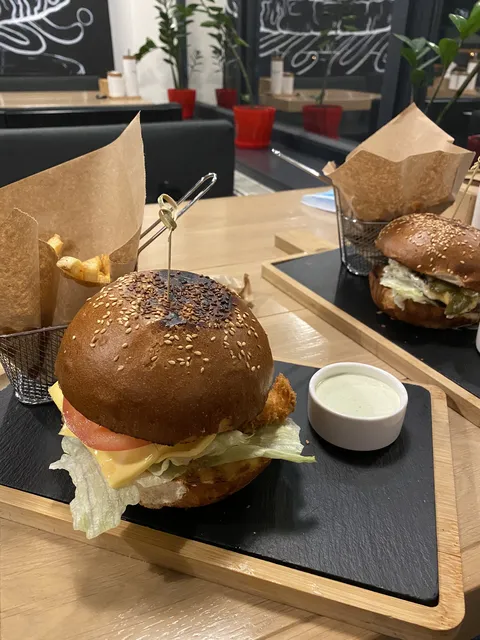 Bronx Pizza Grill & Burger image 4