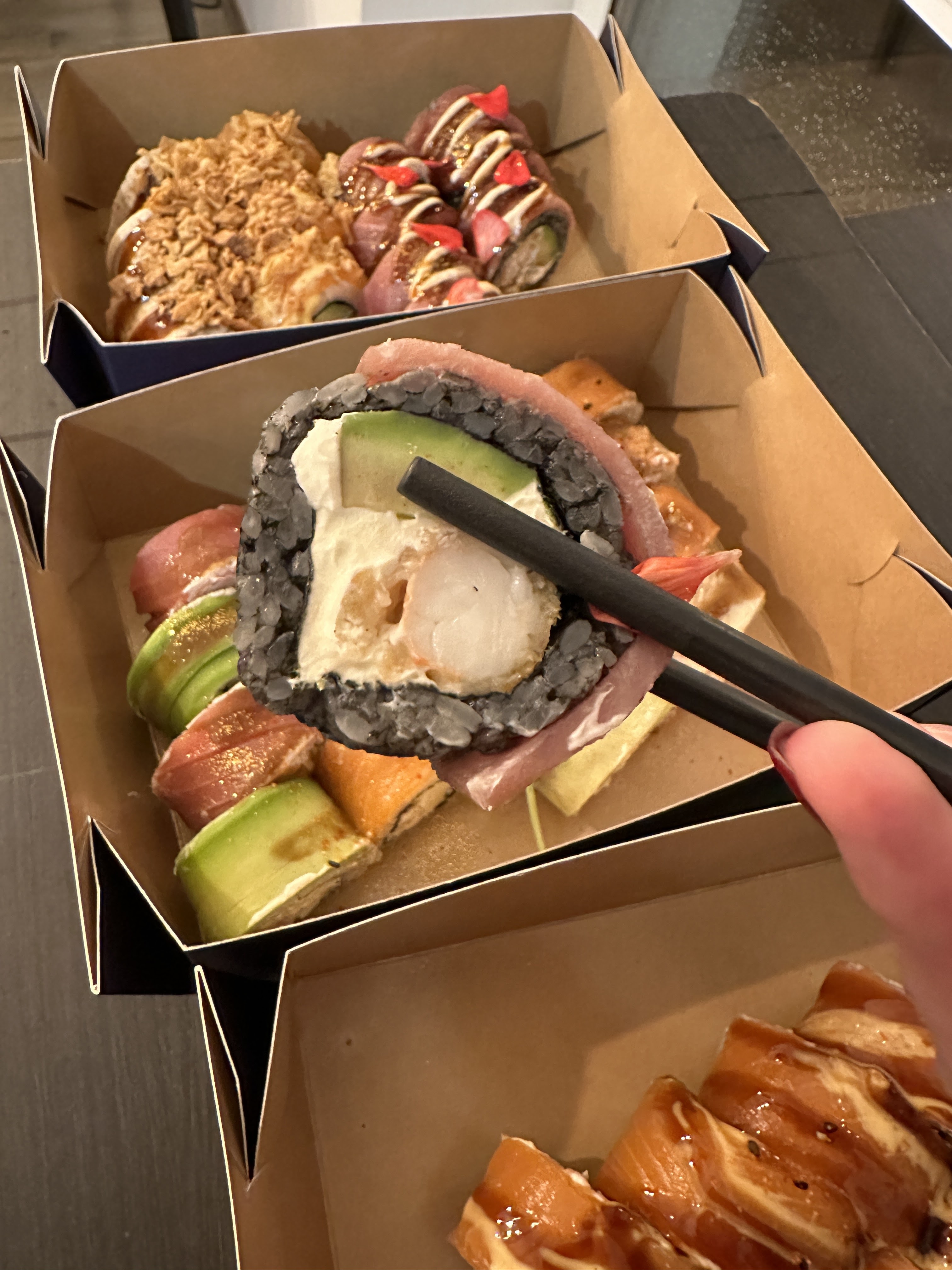 Honey.fish.sushi image 4